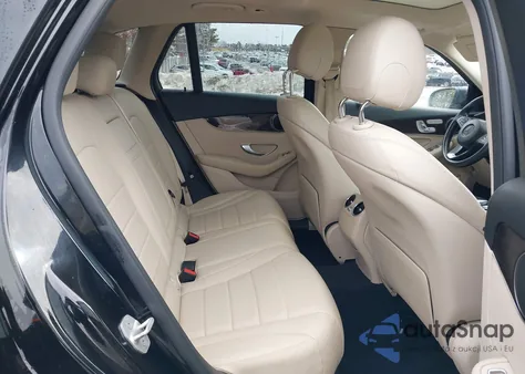 2016 Mercedes-Benz Glc 300 4Matic z USA, uszkodzony, nr VIN WDC0G4KB0GF053929